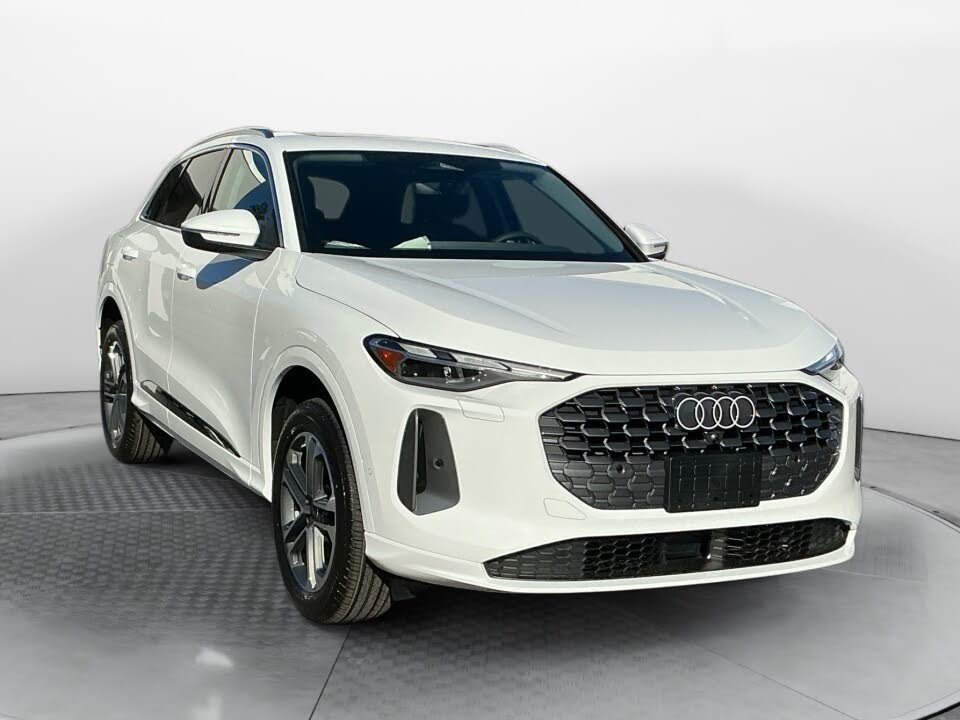 2025 Audi Q5 quattro Premium 40 TFSI