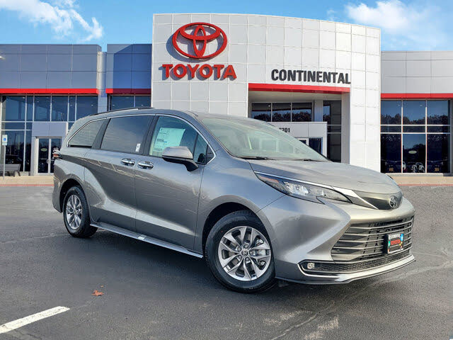 2026 Toyota Sienna XLE 7-Passenger AWD