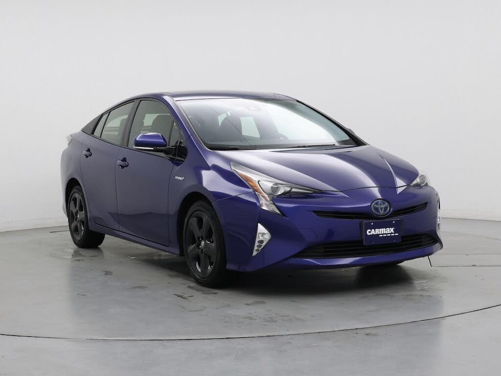 2016 Toyota Prius Three Touring FWD