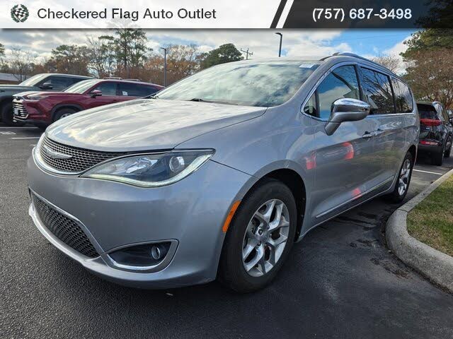 2018 Chrysler Pacifica Limited FWD