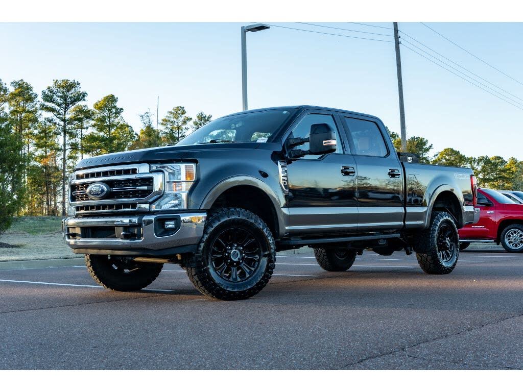 2022 Ford F-250 Super Duty Lariat Crew Cab 4WD