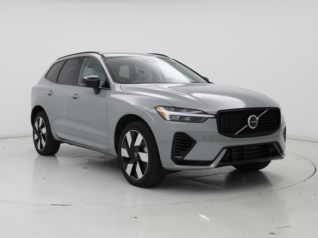 2024 Volvo XC60 Recharge T8 Plus Dark Theme eAWD
