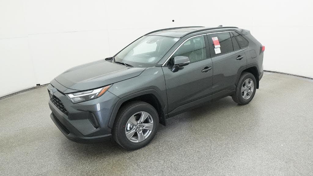 2025 Toyota RAV4 XLE FWD