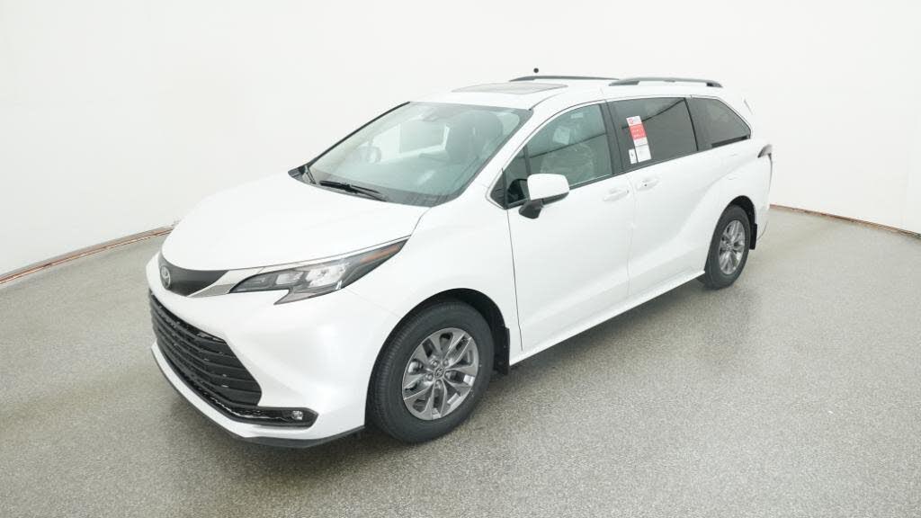 2026 Toyota Sienna XLE 7-Passenger FWD