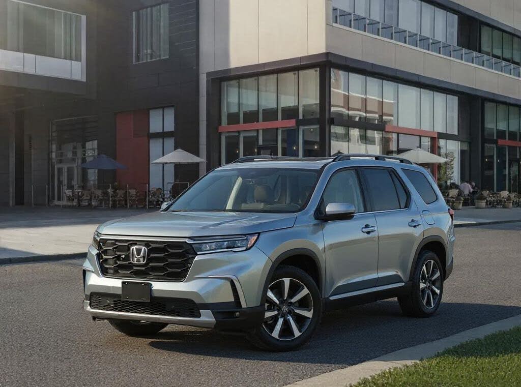 2025 Honda Pilot Touring FWD