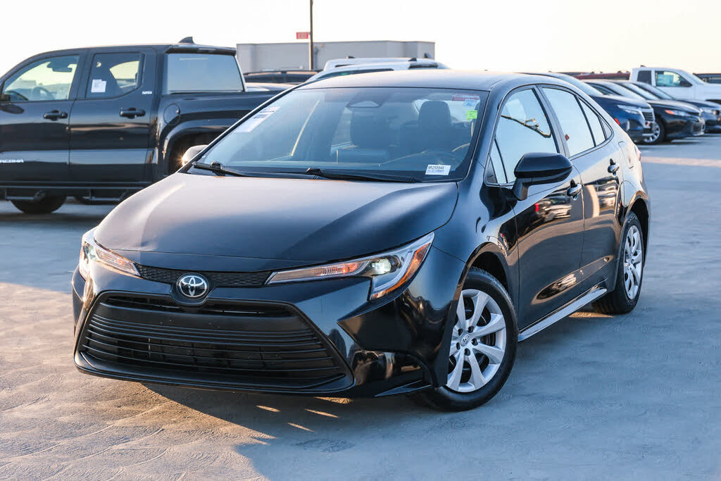 2025 Toyota Corolla LE FWD