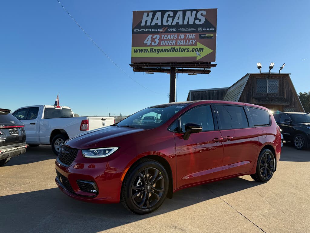 2026 Chrysler Pacifica Select FWD