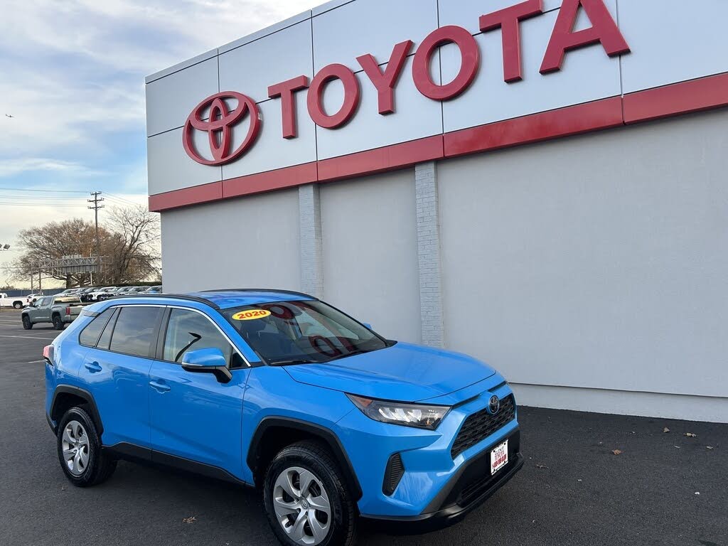 2020 Toyota RAV4 LE FWD