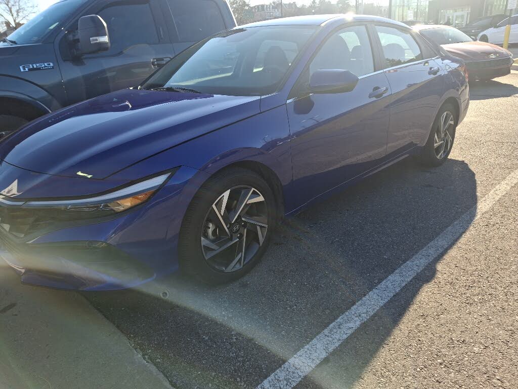 2024 Hyundai Elantra SEL FWD