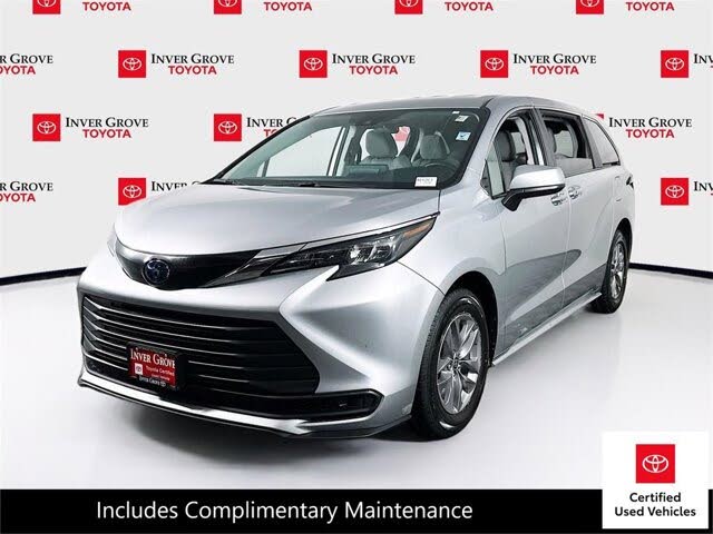 2024 Toyota Sienna LE 8-Passenger FWD