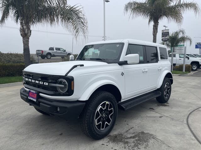 2025 Ford Bronco Outer Banks 4-Door 4WD