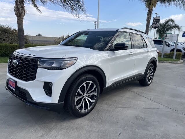 2025 Ford Explorer ST-Line RWD
