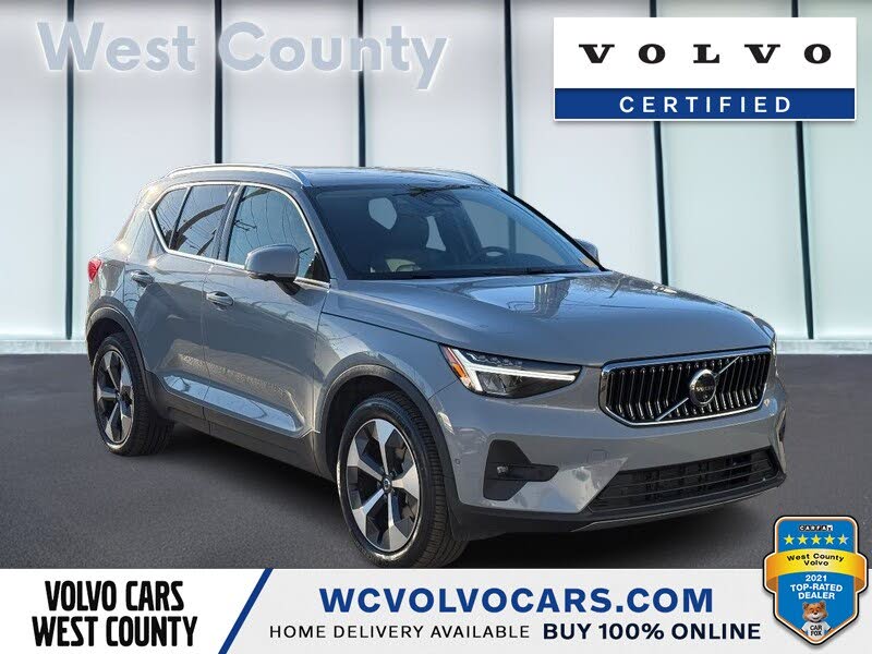 2025 Volvo XC40 B5 Plus Bright Theme AWD