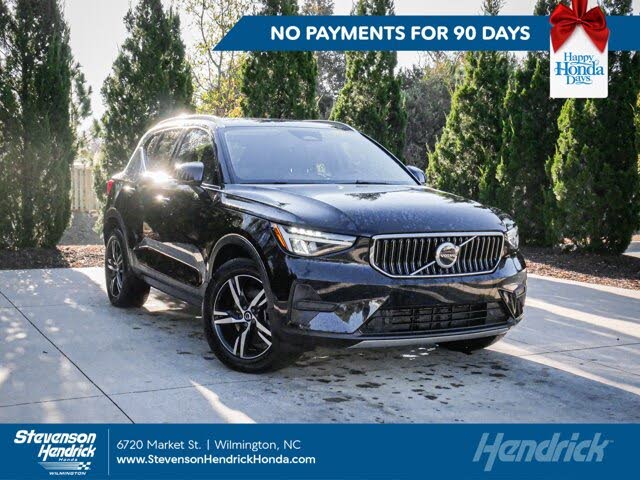 2025 Volvo XC40 B5 Core Bright Theme AWD