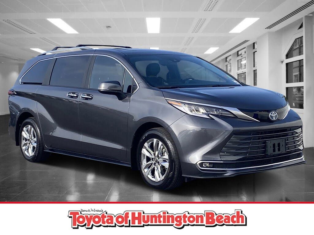 2025 Toyota Sienna Limited 7-Passenger AWD