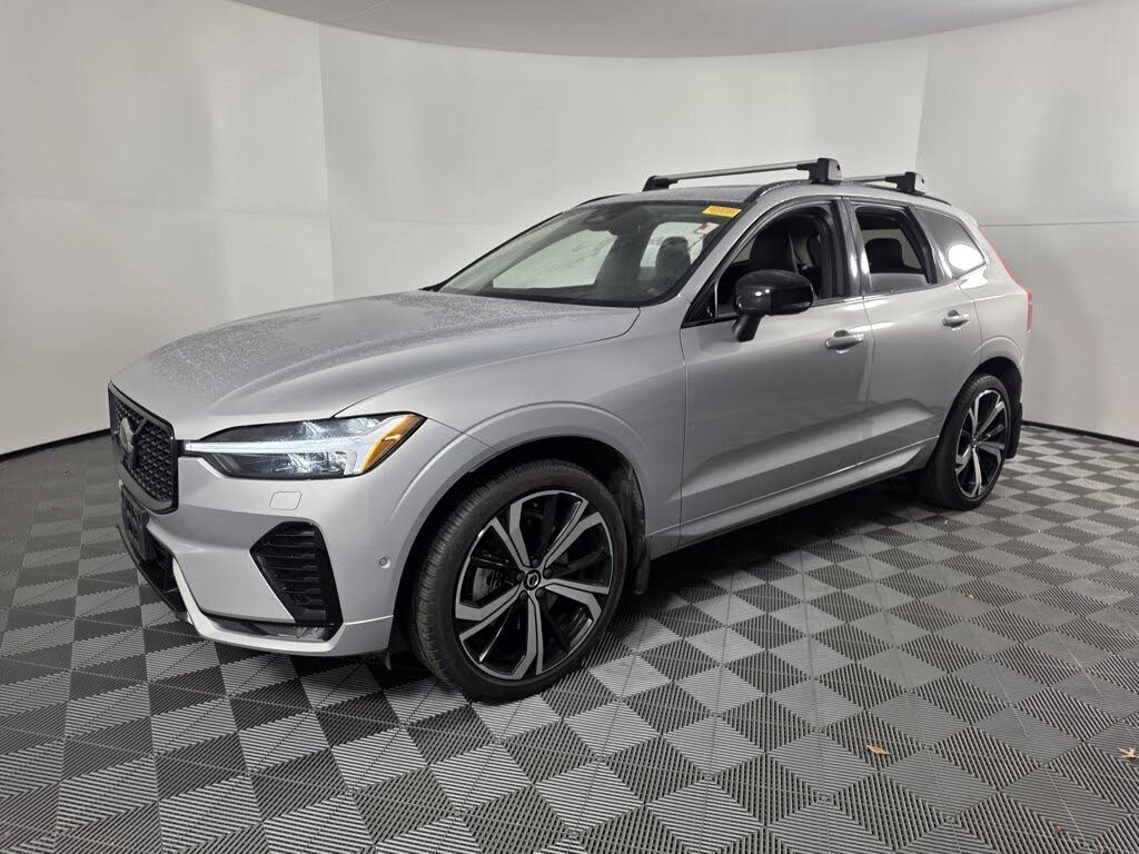 2023 Volvo XC60 B6 Ultimate Dark Theme AWD
