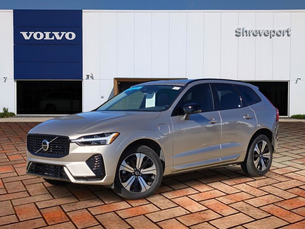2025 Volvo XC60 Recharge T8 Core Dark Theme eAWD