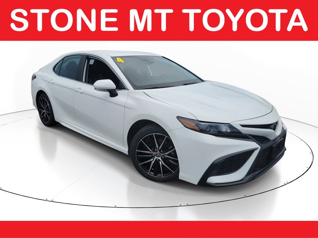 2024 Toyota Camry SE FWD