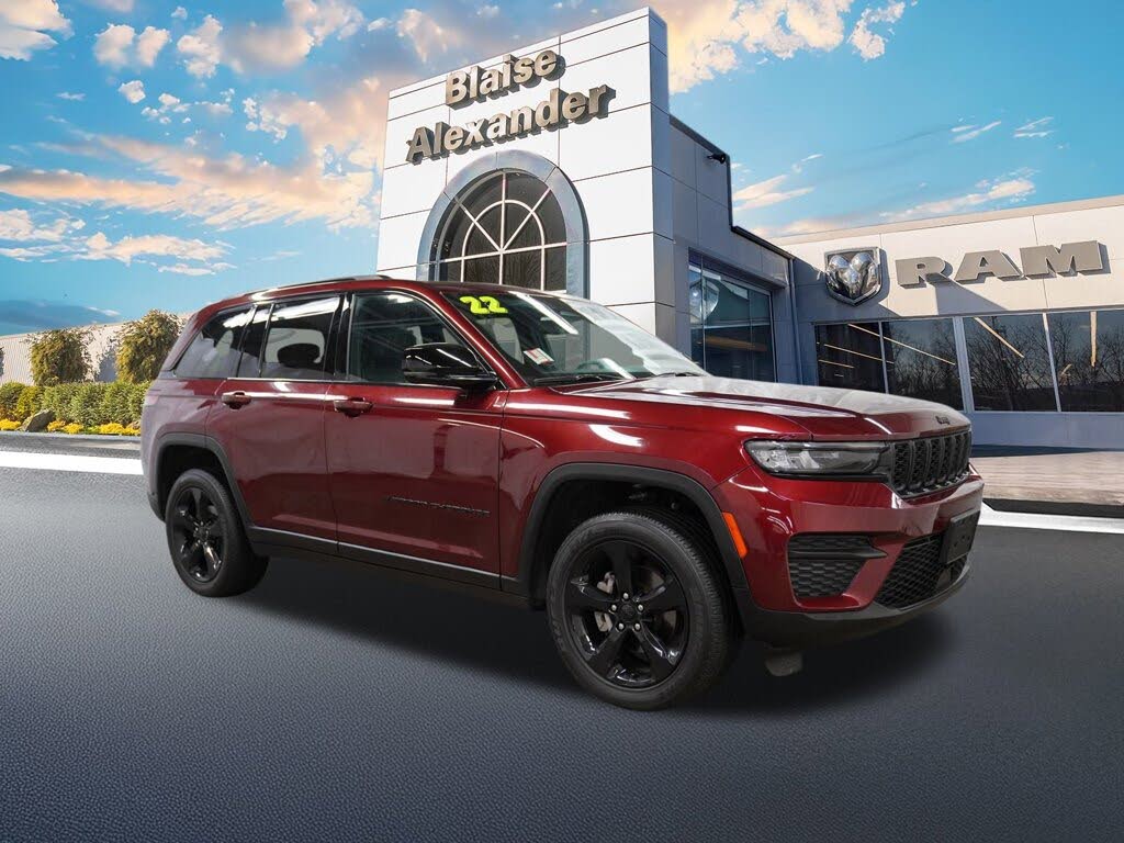 2022 Jeep Grand Cherokee Altitude 4WD