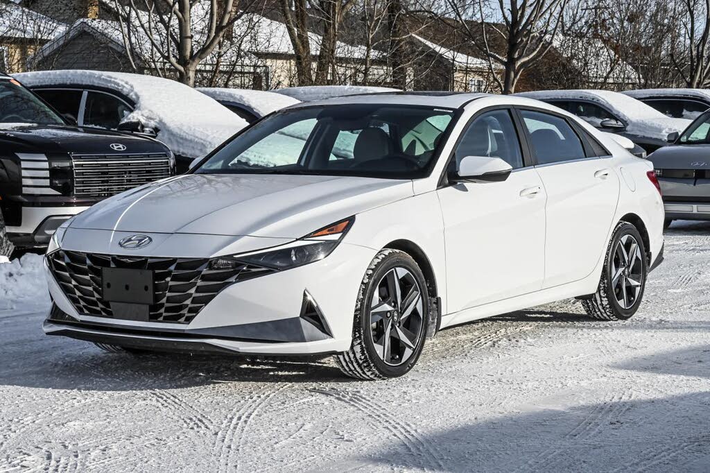 2023 Hyundai Elantra Luxury FWD