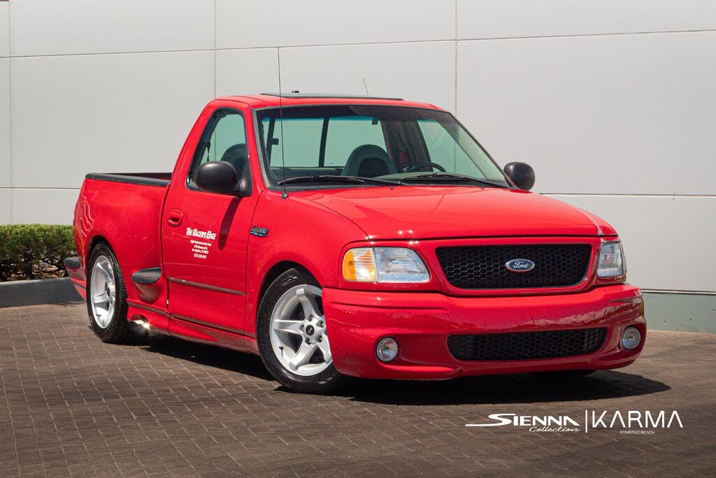 1999 Ford F-150 SVT Lightning 2 Dr Supercharged Standard Cab Stepside SB