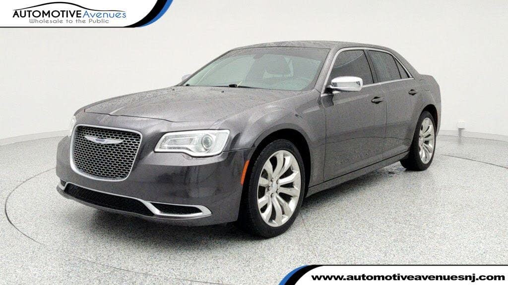 2021 Chrysler 300 Touring RWD