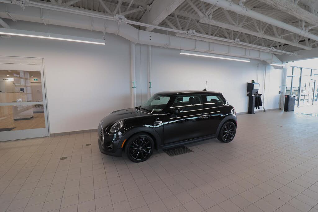 MINI Cooper 2-Door Hatchback FWD 2021