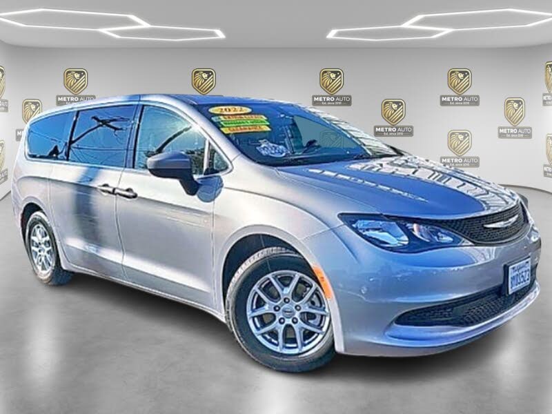 2021 Chrysler Voyager LX FWD