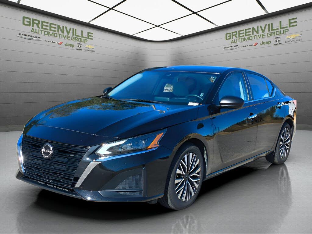 2024 Nissan Altima 2.5 SV FWD