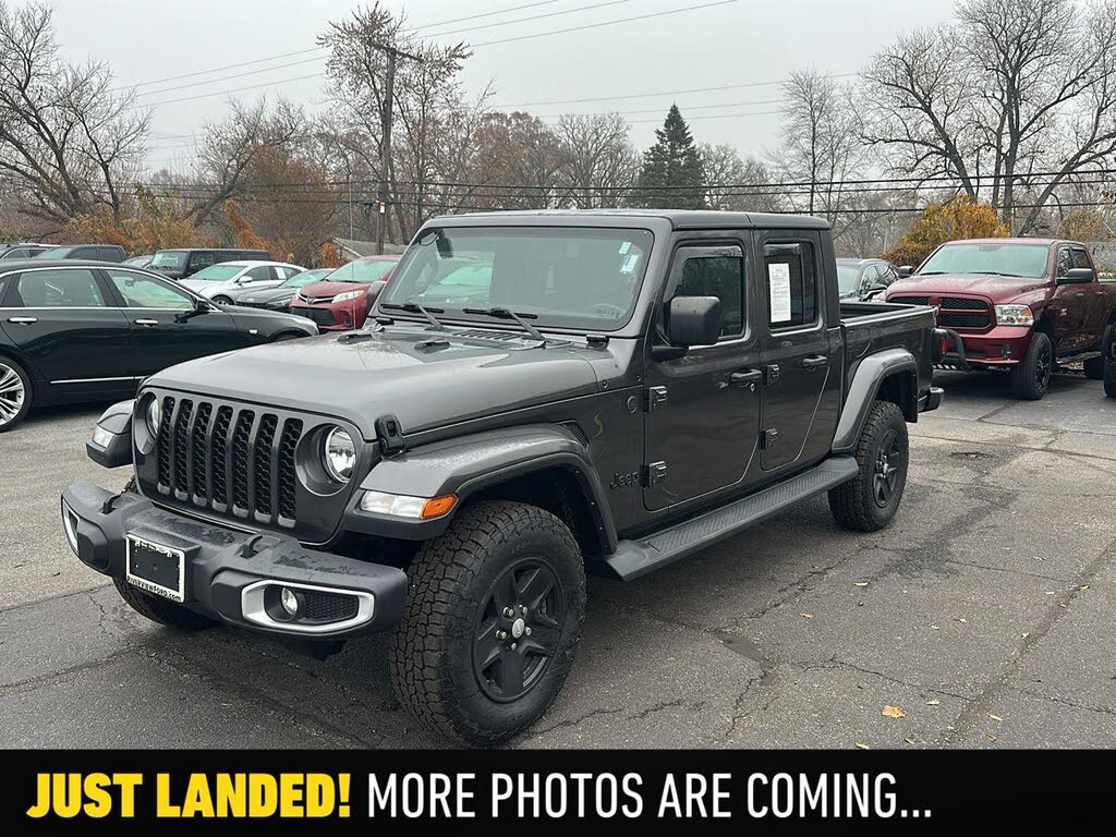 2022 Jeep Gladiator Sport S Crew Cab 4WD