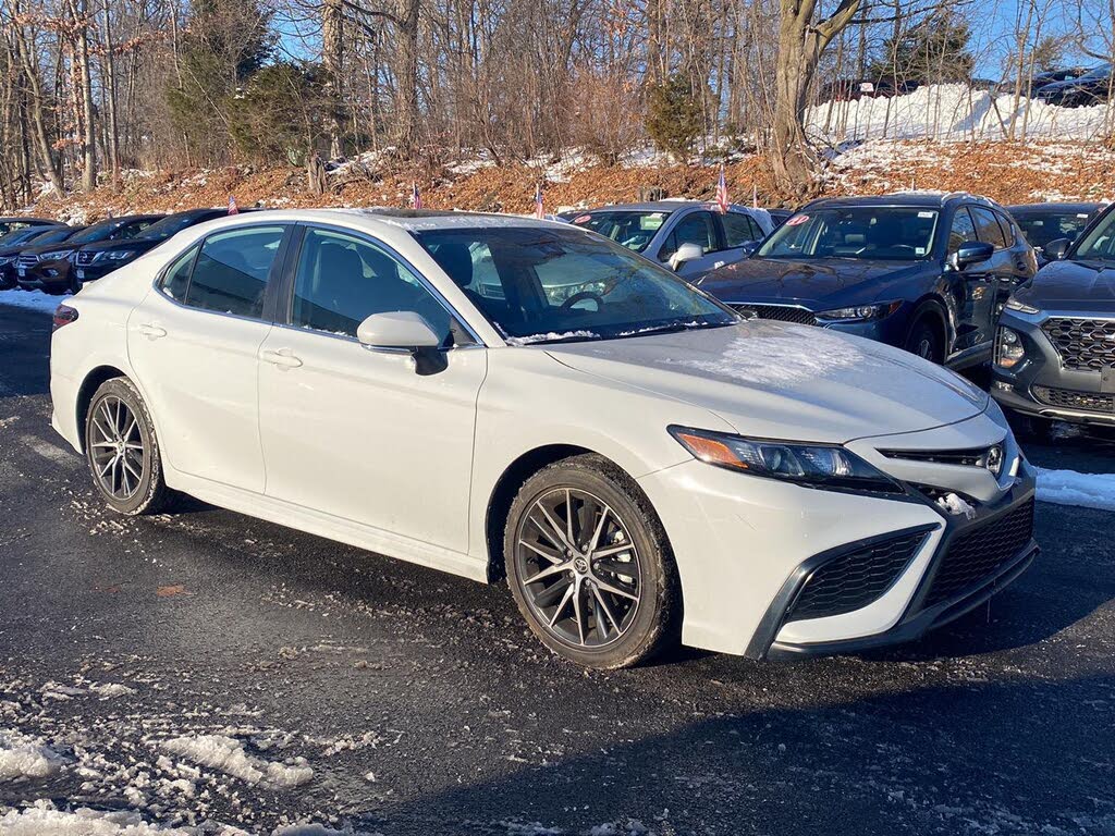 2022 Toyota Camry SE FWD