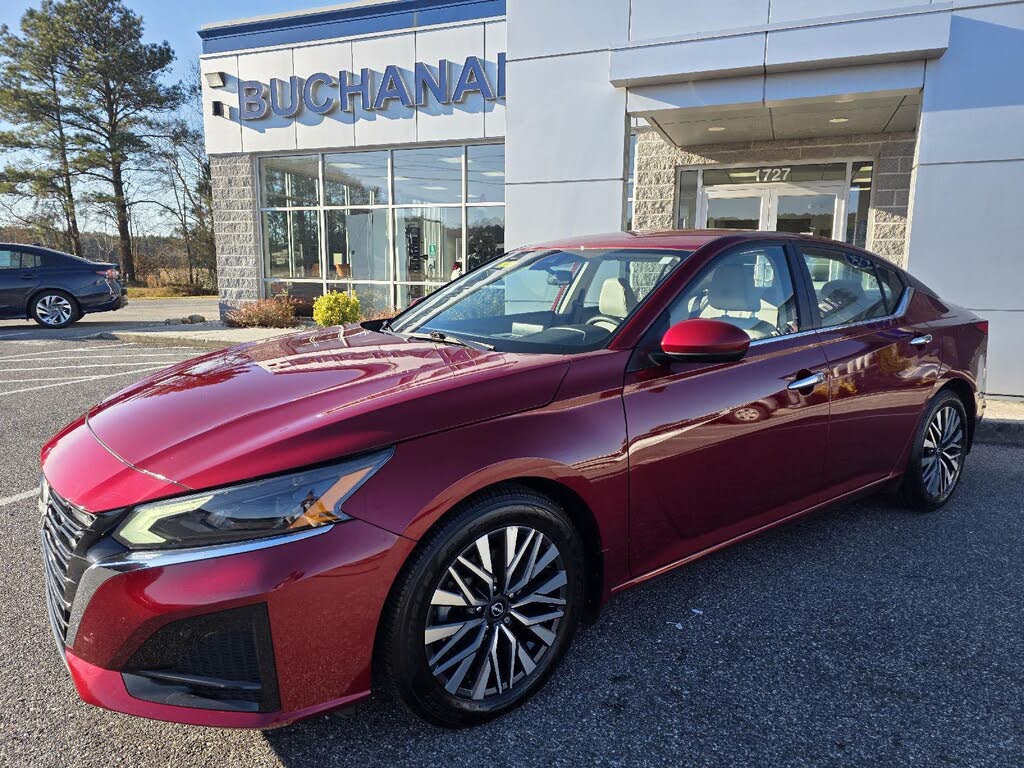 2023 Nissan Altima 2.5 SV FWD