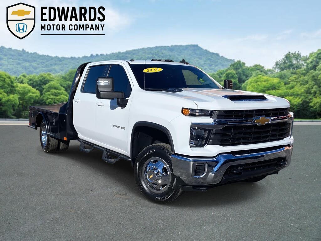 2024 Chevrolet Silverado 3500HD Chassis LT Crew Cab 4WD