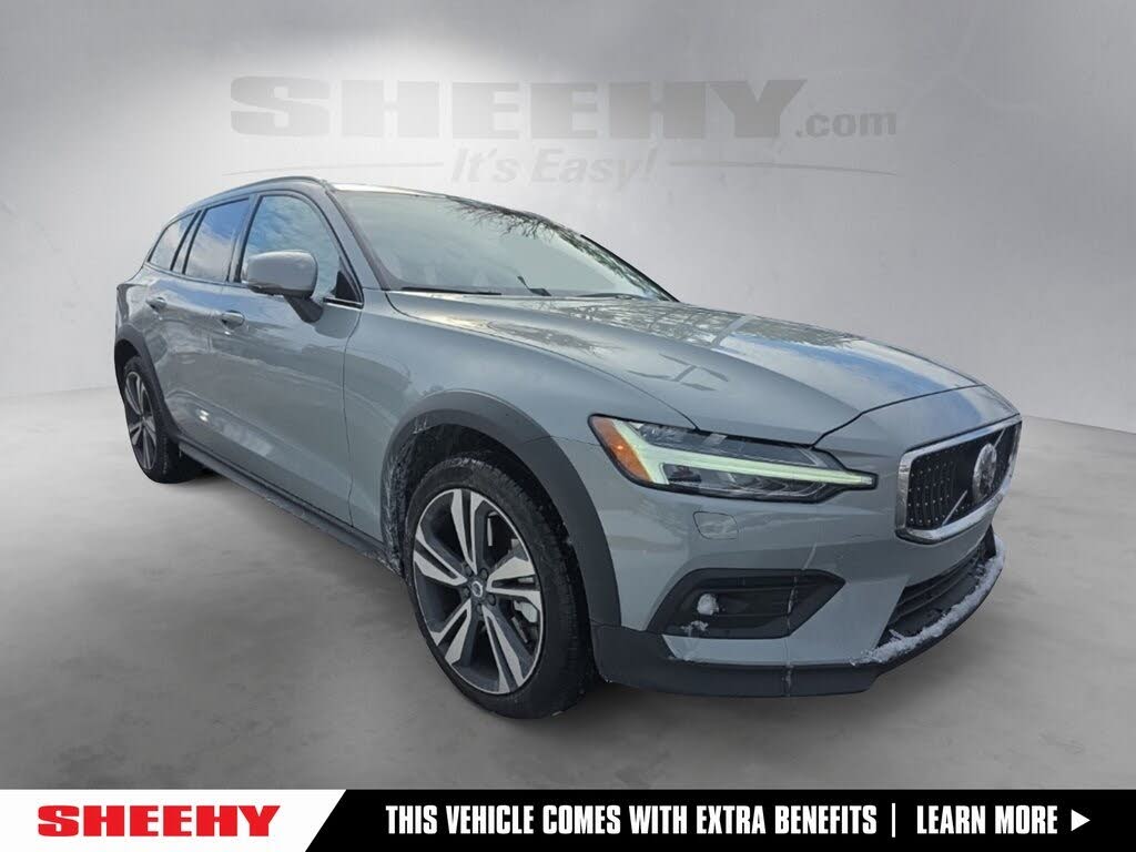 2025 Volvo V60 Cross Country B5 Plus AWD