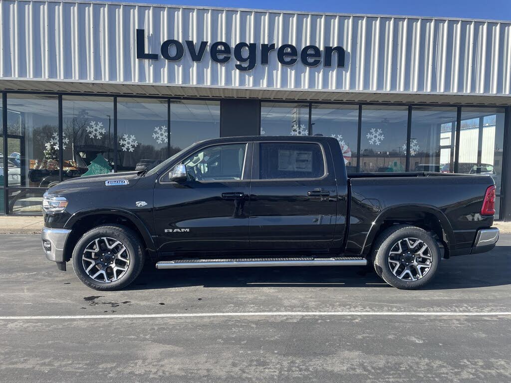 2026 RAM 1500 Laramie Crew Cab 4WD