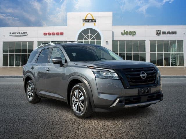 2023 Nissan Pathfinder SL 4WD