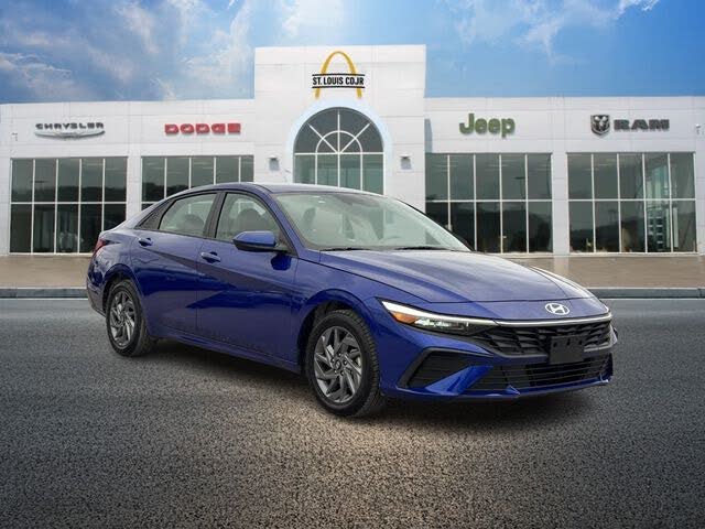 2024 Hyundai Elantra SEL FWD