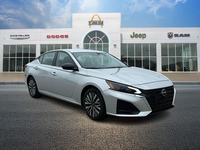 2024 Nissan Altima 2.5 SV FWD