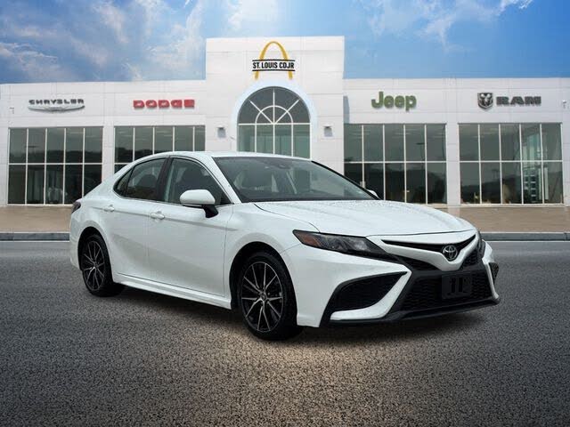 2024 Toyota Camry SE FWD