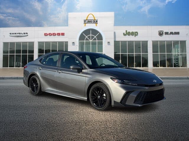 2025 Toyota Camry SE FWD