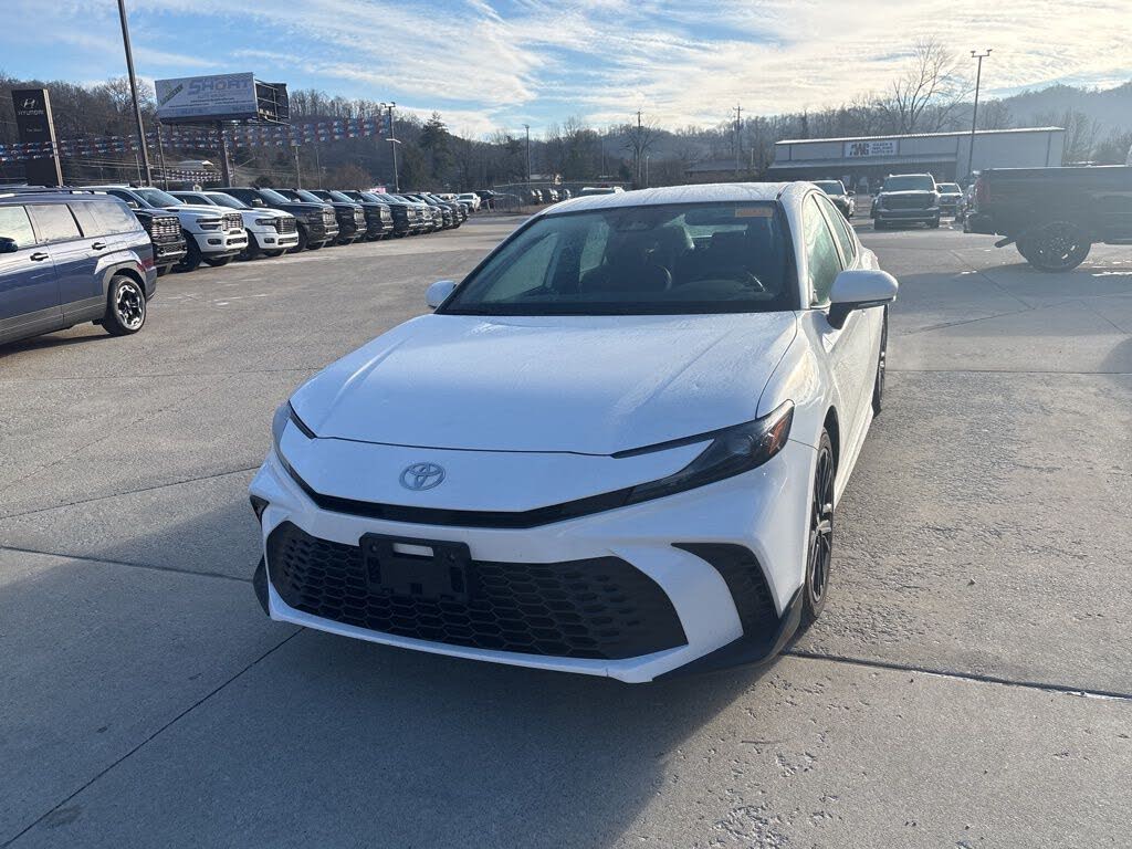 2025 Toyota Camry SE FWD