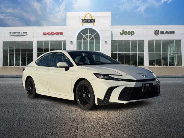 2025 Toyota Camry SE FWD