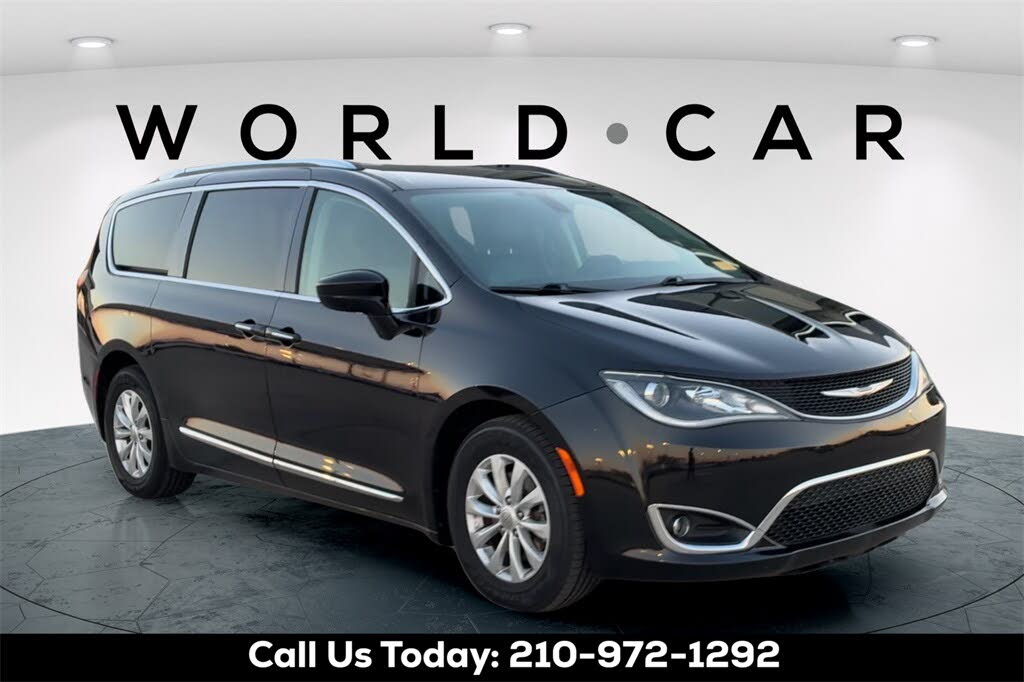 2018 Chrysler Pacifica Touring L FWD