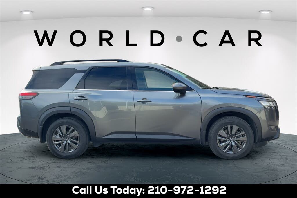 2022 Nissan Pathfinder SV FWD