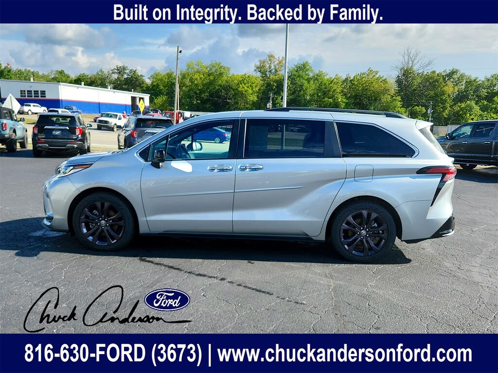 2023 Toyota Sienna XSE 7-Passenger FWD