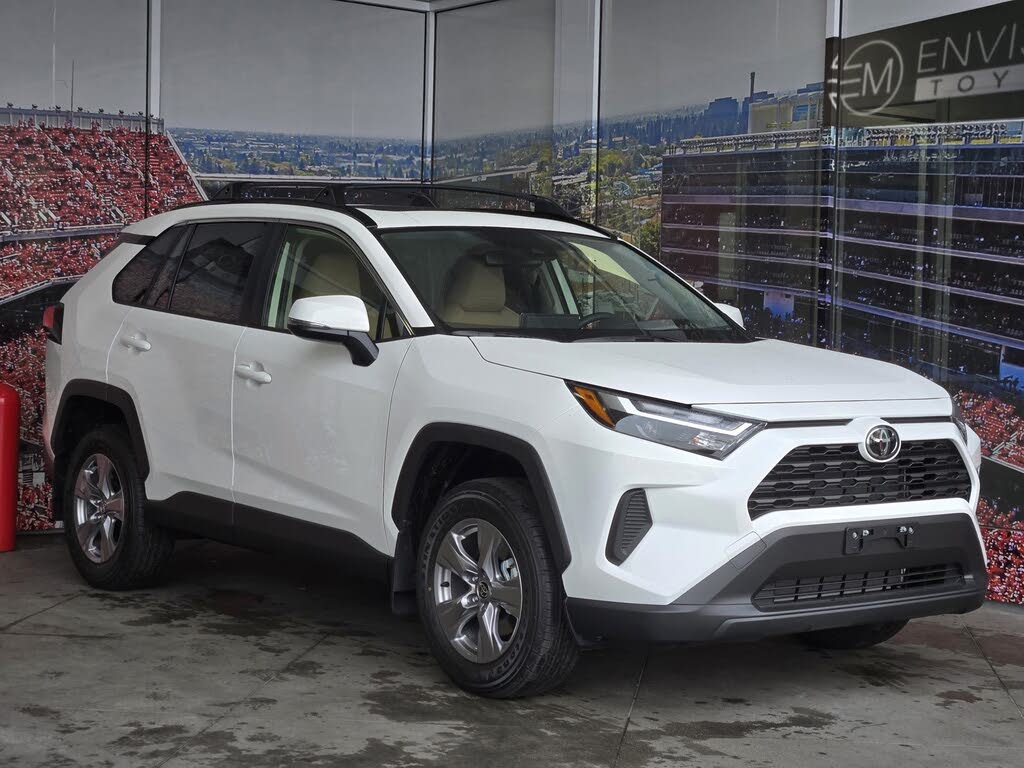 2025 Toyota RAV4 XLE FWD