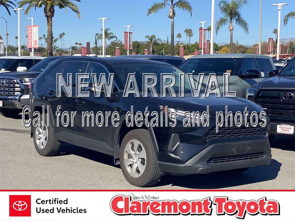 2025 Toyota RAV4 LE FWD