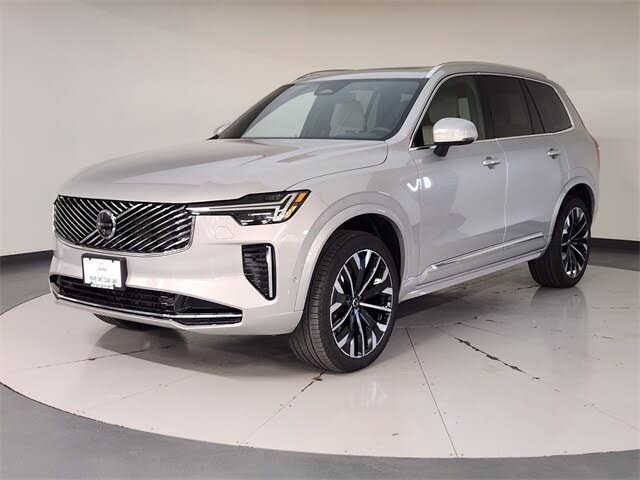 2025 Volvo XC90 B5 Plus Bright Theme 7-Passenger AWD