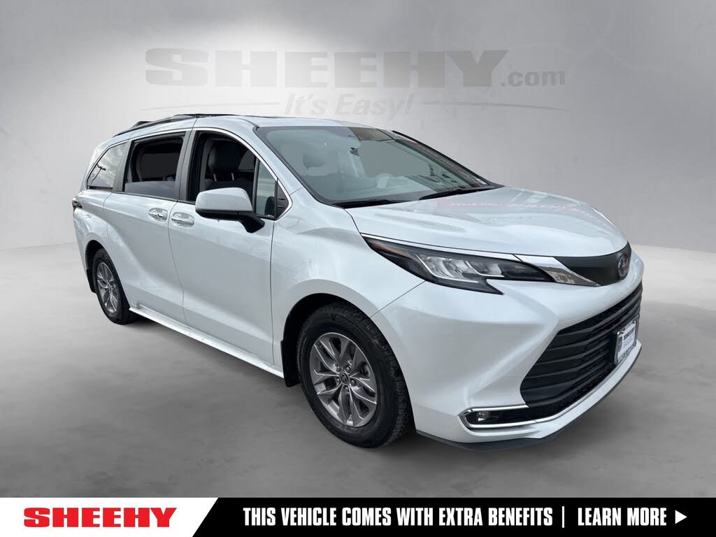 2022 Toyota Sienna XLE 7-Passenger AWD