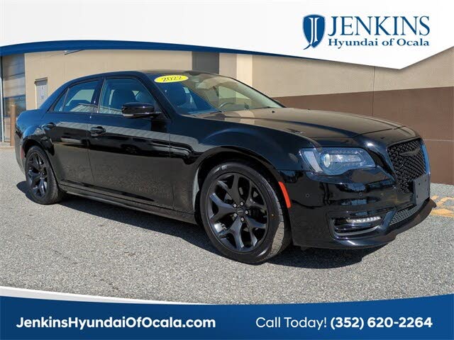 2022 Chrysler 300 Touring L RWD